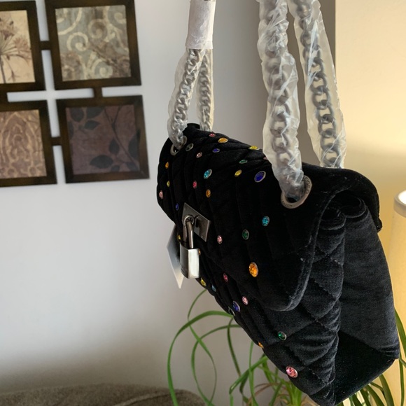 Authentic KURT GEIGER LONDON Velvet magnetic closure convertible Crosby/Shoulder - Picture 16 of 16